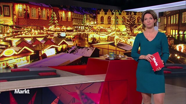 Moderatorin Anna Planken im Markt-Studio; Top-Thema: Weihnachtsmärkte im Corona-Winter 2021
