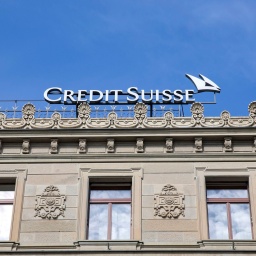 Der Schriftzug einer Filiale der Schweizer Bank Credit Suisse