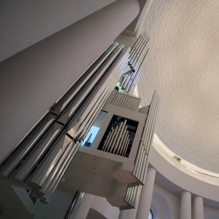 Orgel und Kuppel der Berliner Sankt Hedwigs-Kathedrale (Bild: picture alliance/epd-bild/Rolf Zoellner)