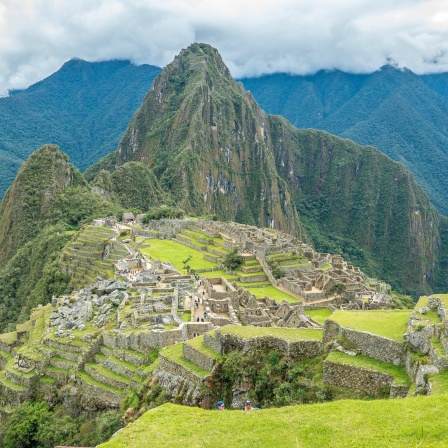 Ruinenstadt Machu Picchu in Peru. Die Inka erbauten die Stadt im 15. Jahrhundert in 2.430 m Höhe.