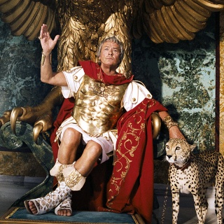 Alain Delon als Julius Caesar im Film &#034;Asterix bei den Olympischen Spielen&#034; (2008)