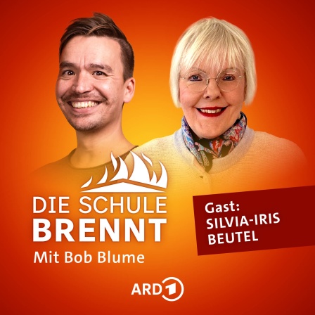 Silvia-Iris Beutel und Bob Blume auf dem Podcast-Cover von &#034;Die Schule brennt - der Bildungspodcast mit Bob Blume&#034;