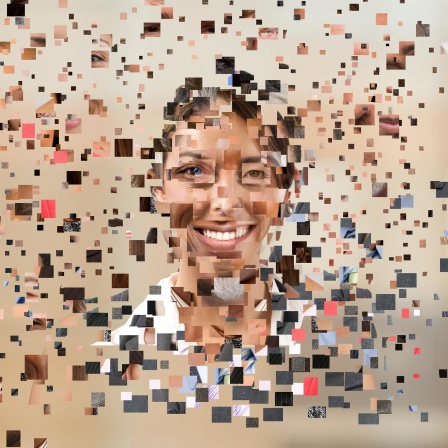 Collage aus verschieden großen Pixeln mit den Abbildungen menschlicher Merkmale unterschiedlichster Personen, die ein neues menschliches Gesicht Antlitz.