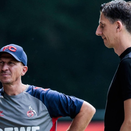 Trainer Gerhard Struber mitte und Sportdirektor Christian Keller rechts