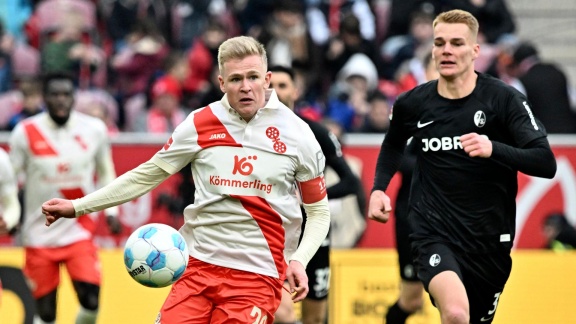 Sportschau Bundesliga - Mainz Rettet Gegen Freiburg Punkt In Unterzahl