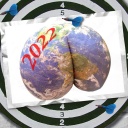 Eine Bildmontage zeigt die Weltkugel in Form eines menschlichen Hinterns und mit der Aufschrift 2022.