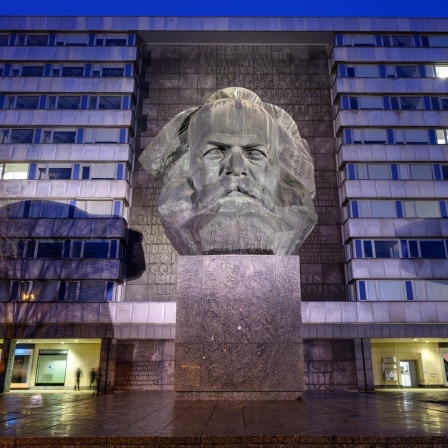 Blick auf das Karl-Marx-Monument in der Innenstadt von Chemnitz.