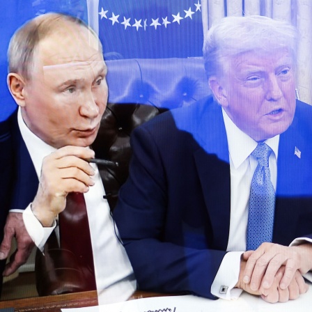 Dieses illustrative Bild zeigt den russischen Präsidenten Wladimir Putin (links) und den US-Präsidenten Donald Trump (rechts).