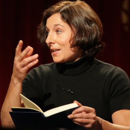 Juli Zeh während einer Lesung 2009