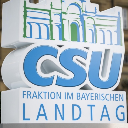 Politologin Münch: Man „versucht so eine ganz restriktive Migrationspolitik als CSU-Politik nach außen zu kehren“
