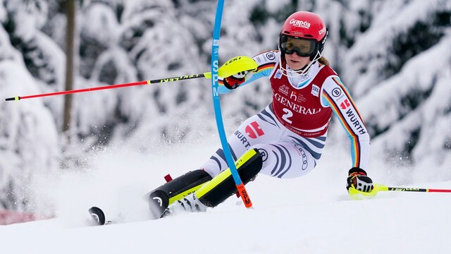 Lena Dürr beim Slalom in Kranjska Gora