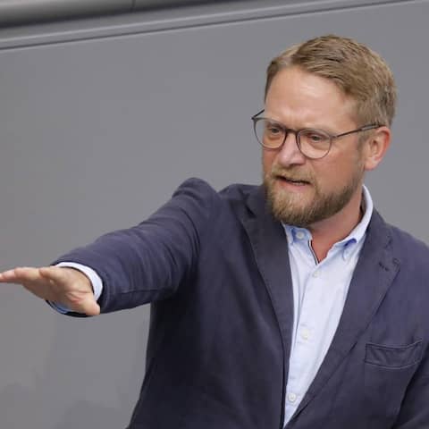 Jan Korte, Die Linke, am Rednerpult im Deutschen Bundestag.