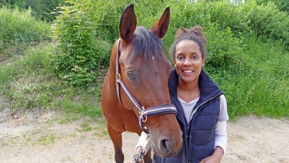 Anna, Pia Und Die Haustiere - Ein Tag Bei Der Pferdeausbilderin