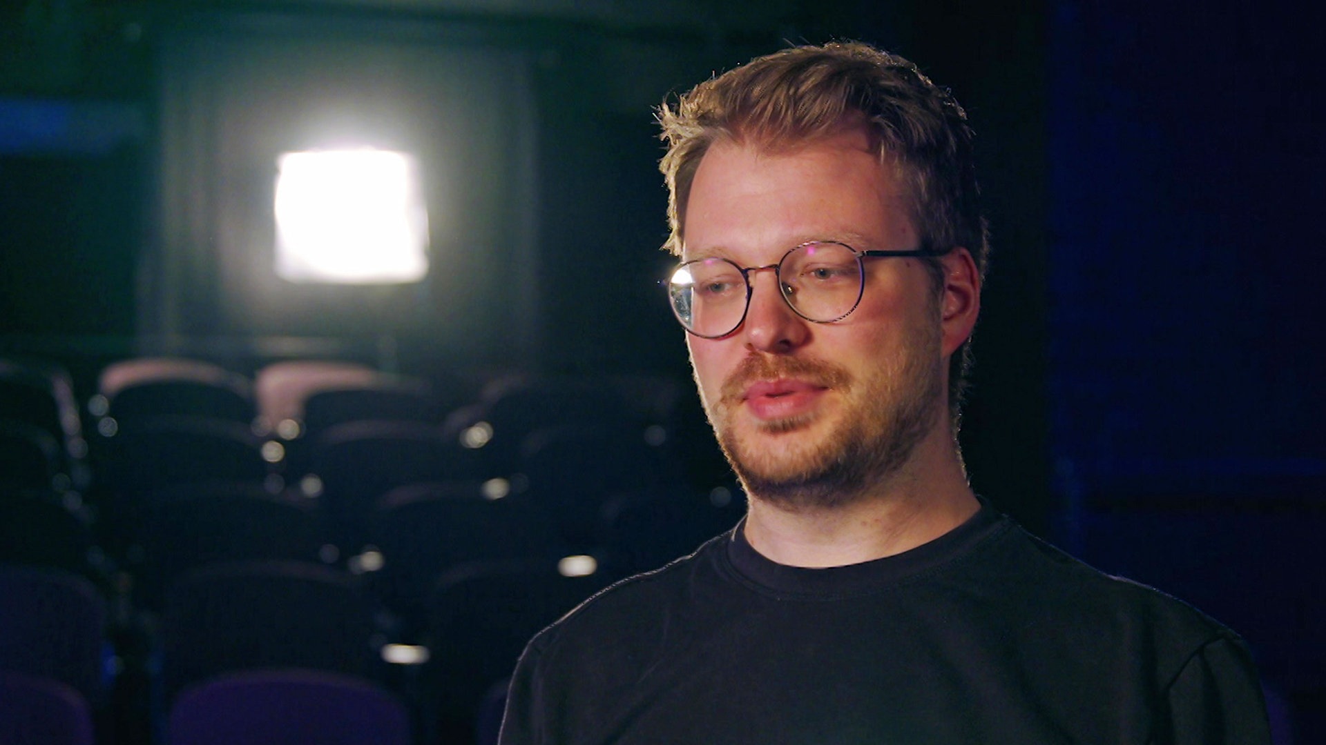 Quarks: Maxi Gstettenbauer: Ein Comedian und seine Depression | ARD ...