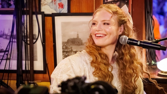 Inas Nacht - Musik Bei Inas Nacht: Freya Ridings Mit 'weekends'