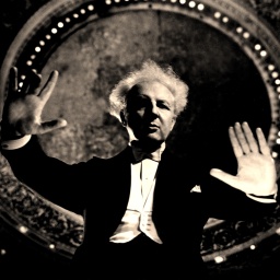 Leopold Stokowski, Carnegie Hall 1947; © dpa/Everett Collection