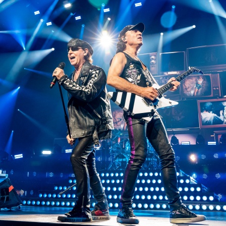 Klaus Meine und Matthias Jabs von den Scorpions live bei einem Konzert der Rock Believer -World Tour