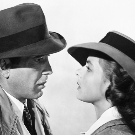 Humphrey Bogart und Ingrid Bergman schmachten sich im Film Canablanca an.