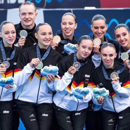 Synchronschwimmer Frithjof Seidel im Team bei EM Gold (Bild: IMAGO/Pasquale Mesiano / Deepbluemedia / Insidefoto)