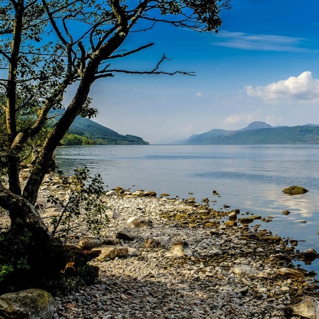 Blick auf Loch Ness in Schottland von Osten aus (Nähe Foyes).