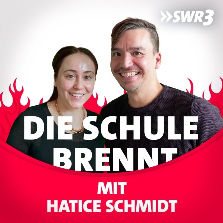 Hatice Schmidt und Bob Blume vor Flammen