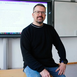 Der &#034;Deutsche Lehrkräftepreis - Unterricht innovativ&#034; für Rheinland-Pfalz geht an Günther Schön, Lehrer für Mathematik, Biologie und Informatik. Er sieht den Preis als Bestätigung.