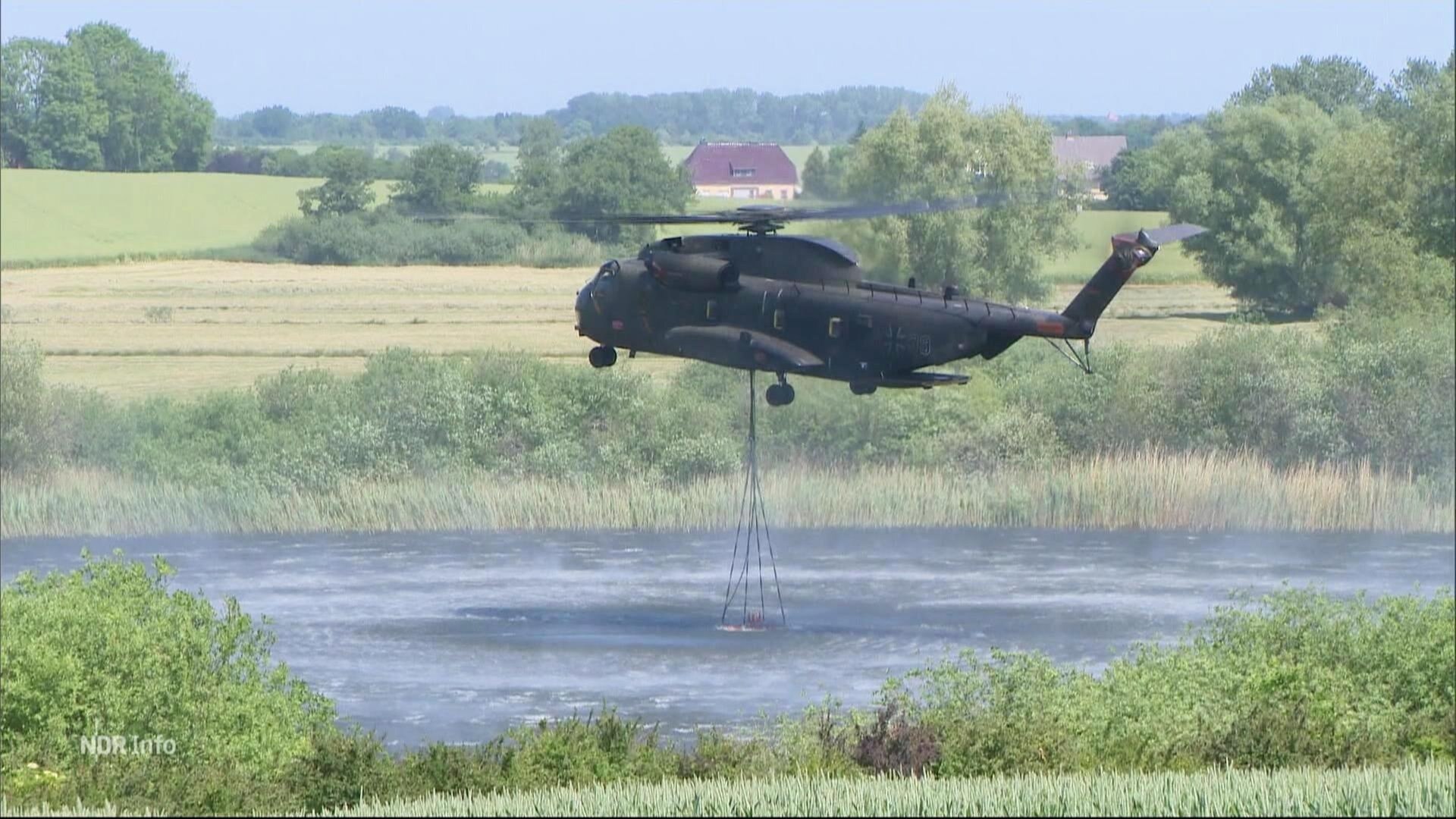 NDR Info Brand im Göldenitzer Moor Bundeswehr noch immer im Einsatz