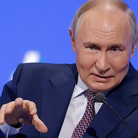 Der russische Präsident Wladimir Putin spricht bei einem Kongress in Moskau. (18. März 2025)