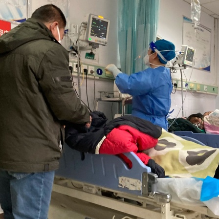 Patienten werden im Baoding No. 2 Central Krankenhaus behandelt.