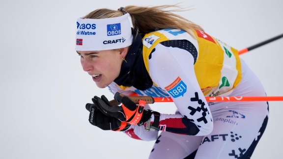 Sportschau Wintersport - Das Compact Race Der Frauen In Ramsau - Langlauf