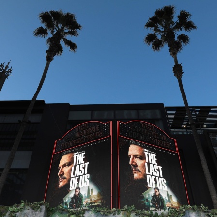 Plakate kündigen die Premiere der Serie "The Last Of Us - Season 2" an