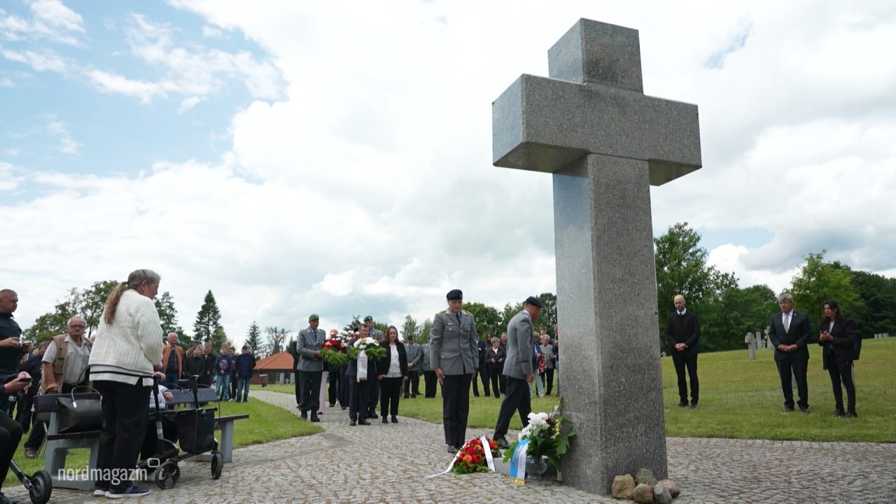 Neumark in Polen: 100 exhumierte Kriegsopfer eingebettet