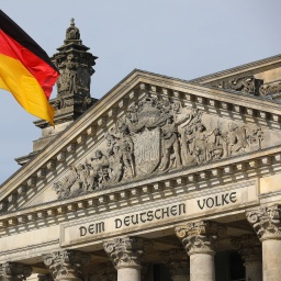 Das Reichstagsgebäude am Platz der Republik in Berlin.