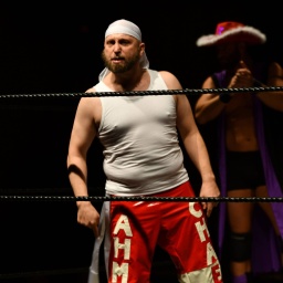 Ahmed Chaer beim 4-Ecken-Ausscheidungskampf um den S.H.O.W. Wrestling Champion-Titel