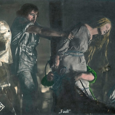 &#039;Faust&#039; (Deutschland 1926; Regie: F.W. Murnau; Buch: nach Johann Wolfgang von Goethe). - Szene mit Camilla Horn