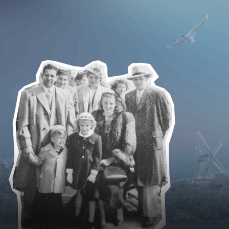 Ein Schwarzweiß-Foto der Familie Rickmers um 1952, im Hintergrund fliegt eine Möwe über einer friesischen Mühle.