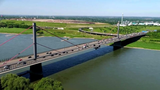 Luftbild der Autobahnbrücke Leverkusen