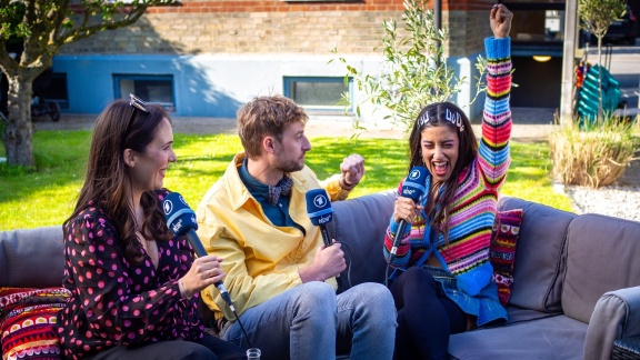 Eurovision Song Contest - Marina Satti Aus Griechenland Vs. Consi Und Alina Im 'wer Weiß Mehr.'