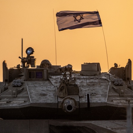 Panzer mit israelischer Flagge