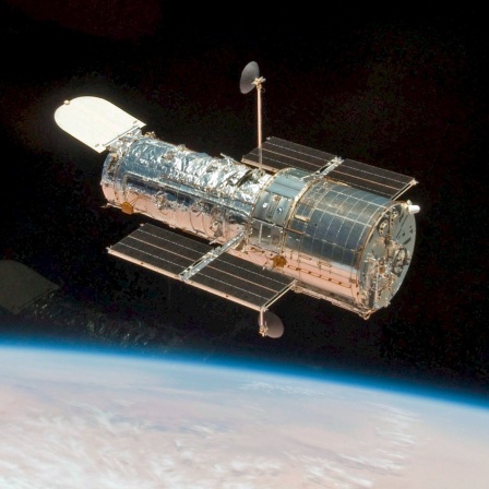Das Bild, herausgegeben von der Weltraum-Organisation NASA, zeigt das Weltraum-Teleskop "Hubble", das seit vielen Jahren um die Erde kreist.