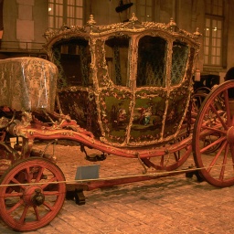 Eine französische Prunk-Berline, 1760, aufgenommen im Musée de la Voiture in Compiègne.