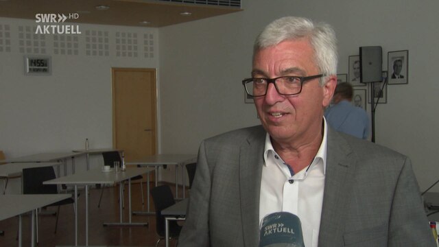 Swr Aktuell Rheinland Pfalz Innenminister Lewentz Aussert Sich Zu Wiederaufbau Ard Mediathek