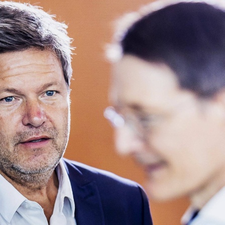 Habeck mit Lauterbach im Vordergrund