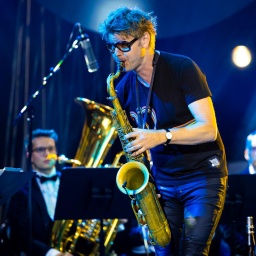 Saxofonist Magnus Lindgren auf der JazzBaltica-Bühne