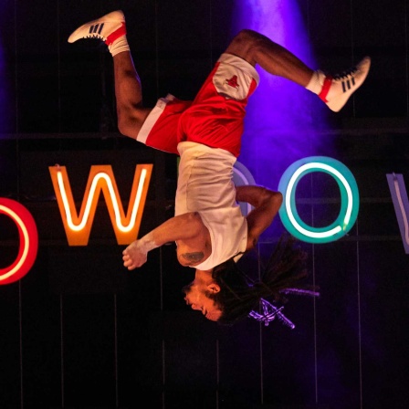 Zirkuskompanie Upswing mit "Showdown" im Chamaeleon-Theater Berlin (Bild: Andy Phillipson) 