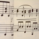 Noten und Notenlinien der Klavierpartitur einer Beethoven Sonate