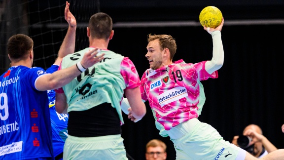 Sportschau - Tvb Stuttgart Chancenlos Gegen Füchse Berlin