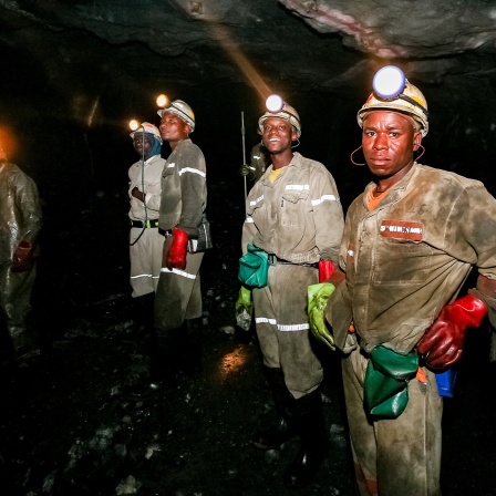 Arbeiter in einer Mine in Südafrika