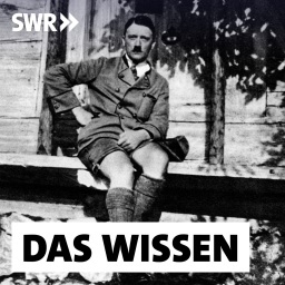 Adolf Hitler (1889 - 1945) im Trachtenanzug während seiner Landsberger Haft (Foto 1924): Kurz vor Weihnachten 1924 kommt der gescheiterte Putschist Adolf Hitler aus der Haft frei und muss neu anfangen: Seine NSDAP ist noch verboten, er selbst hat kein gesichertes Einkommen.