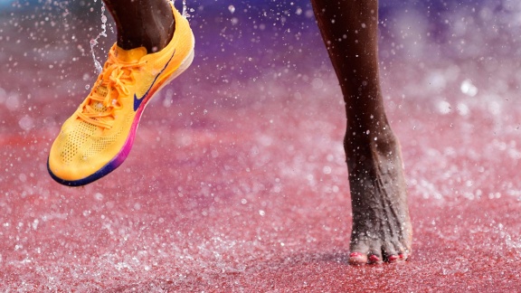 Sportschau Leichtathletik-wm 2025 - Kuriose Szene - Hindernisläuferin Jepkemei Verliert Schuh Im Vorlauf